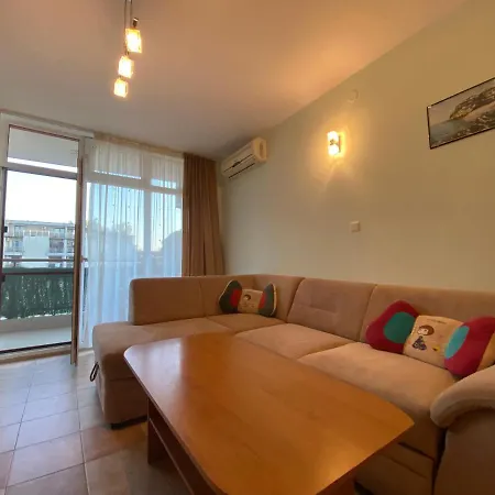 Anita A21 Large Sunny Apartment Slantschew brjag